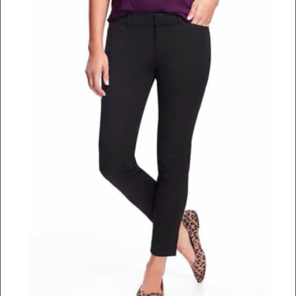 Old Navy Mid-Rise Black Pixie Pants
